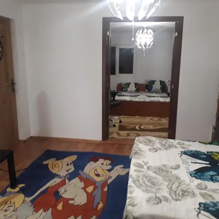 Tobyta Nu Primesc Santieristi Si Petrecareti Hébergement de vacances